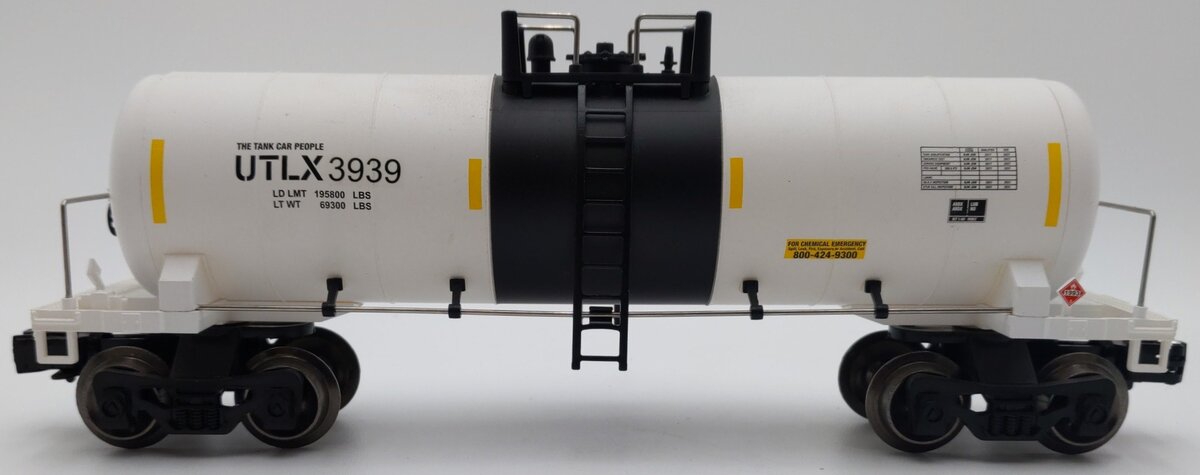 Menards 275-9218 O Gauge UTLX (White) Modern Tank Car #3939 EX