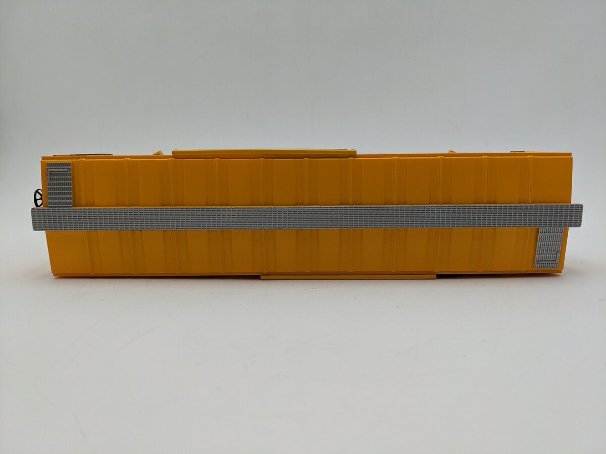 Menards 279-4593 O-Gauge M&M's Boxcar (Yellow) #6111 (3-Rail) EX
