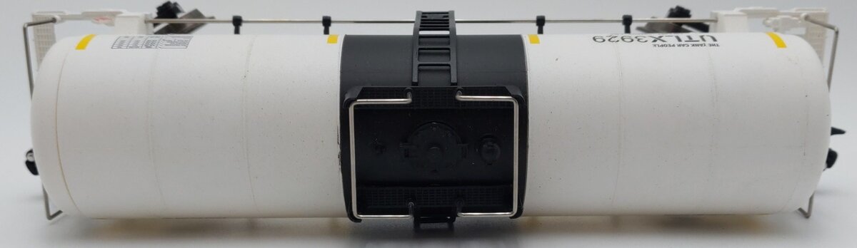 Menards 275-9218 O Gauge UTLX (White) Modern Tank Car #3929 EX
