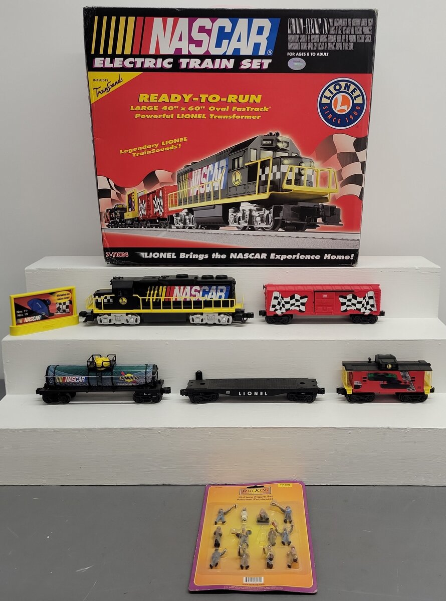 Lionel 7-11004 O Gauge NASCAR Diesel Train Set EX/Box