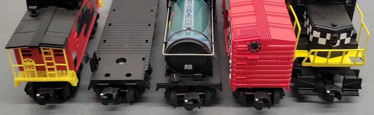 Lionel 7-11004 O Gauge NASCAR Diesel Train Set EX/Box