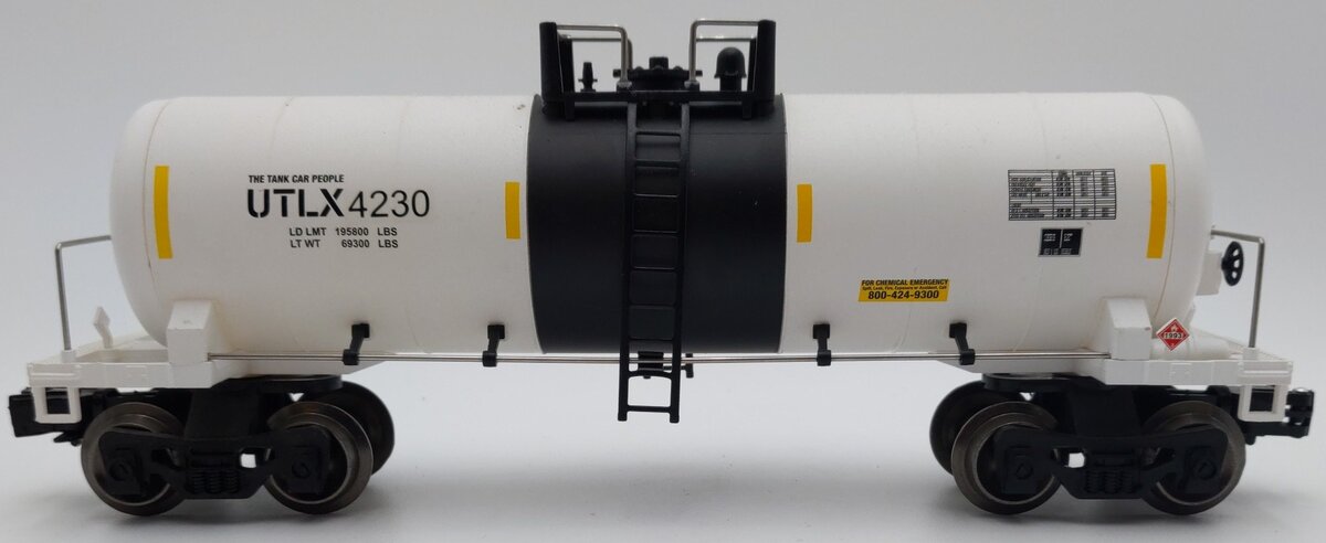Menards 275-9218 O Gauge UTLX (White) Modern Tank Car #4230 EX
