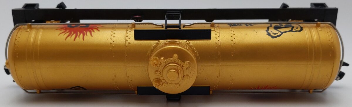 Menards 279-4322 O Gauge Australian Gold Single Dome Tank Car #3309 EX