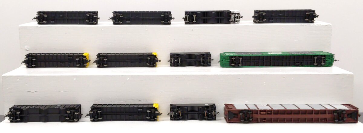 Bowser & Other HO Scale Assorted Freight Cars [12] VG