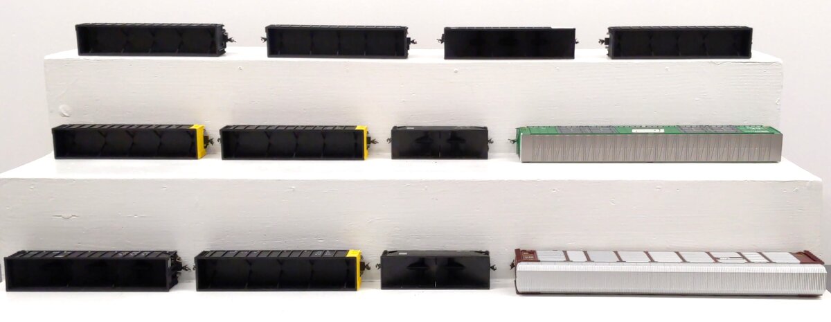 Bowser & Other HO Scale Assorted Freight Cars [12] VG