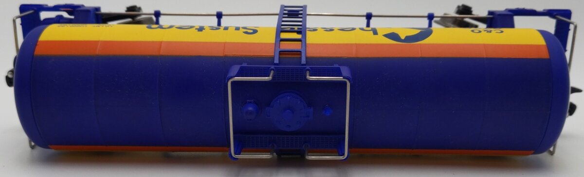 Menards 275-9103 O Gauge Chesapeake & Ohio Tank Car #3730 EX