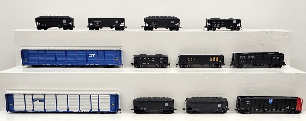 Bowser & Other HO Scale Assorted Freight Cars [11] VG