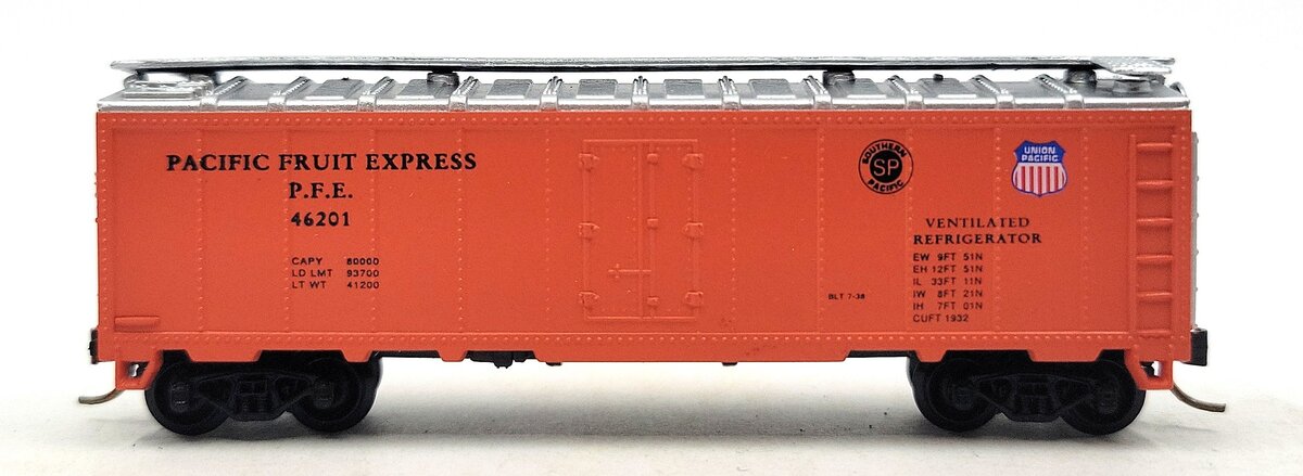 Model Power 3723 N Pacific Fruit Express 40' Refrigerator Car LN/Box