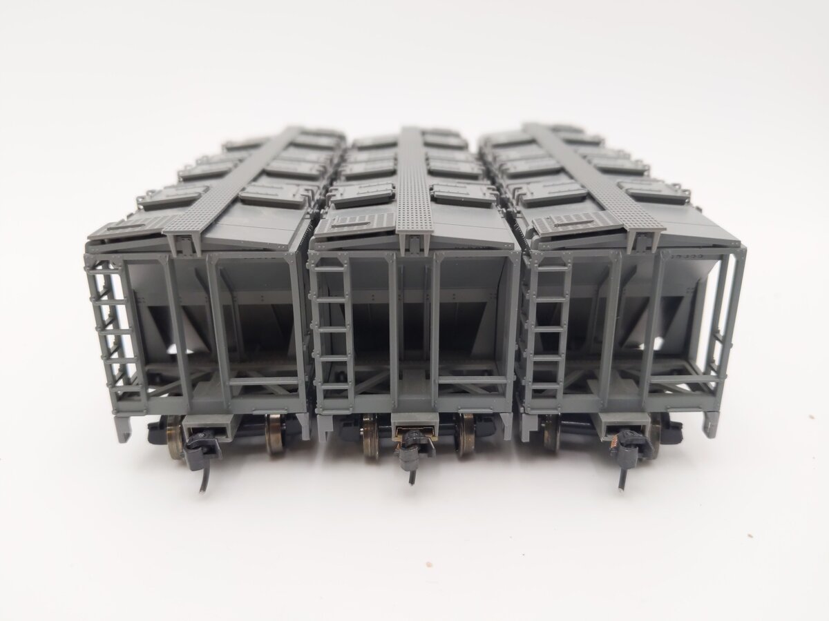 Kato 38-0110 HO Scale Rio Grande ACF 70 Ton Covered Hopper Car Kit (Set of 3) EX/Box