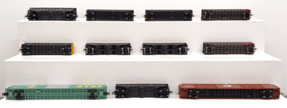 Bowser & Other HO Scale Assorted Freight Cars [11] VG