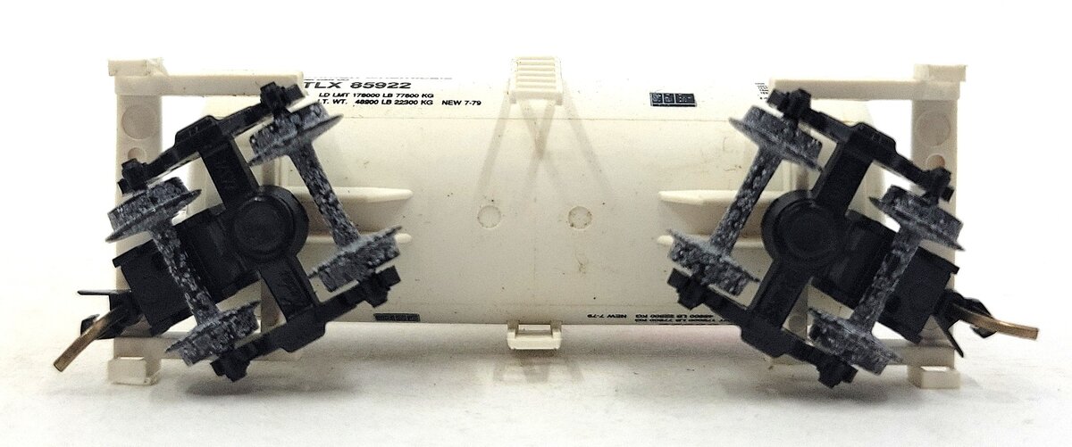 Roundhouse 8466 N Scale Emery 30' Modern Tank Car #85922 EX/Box