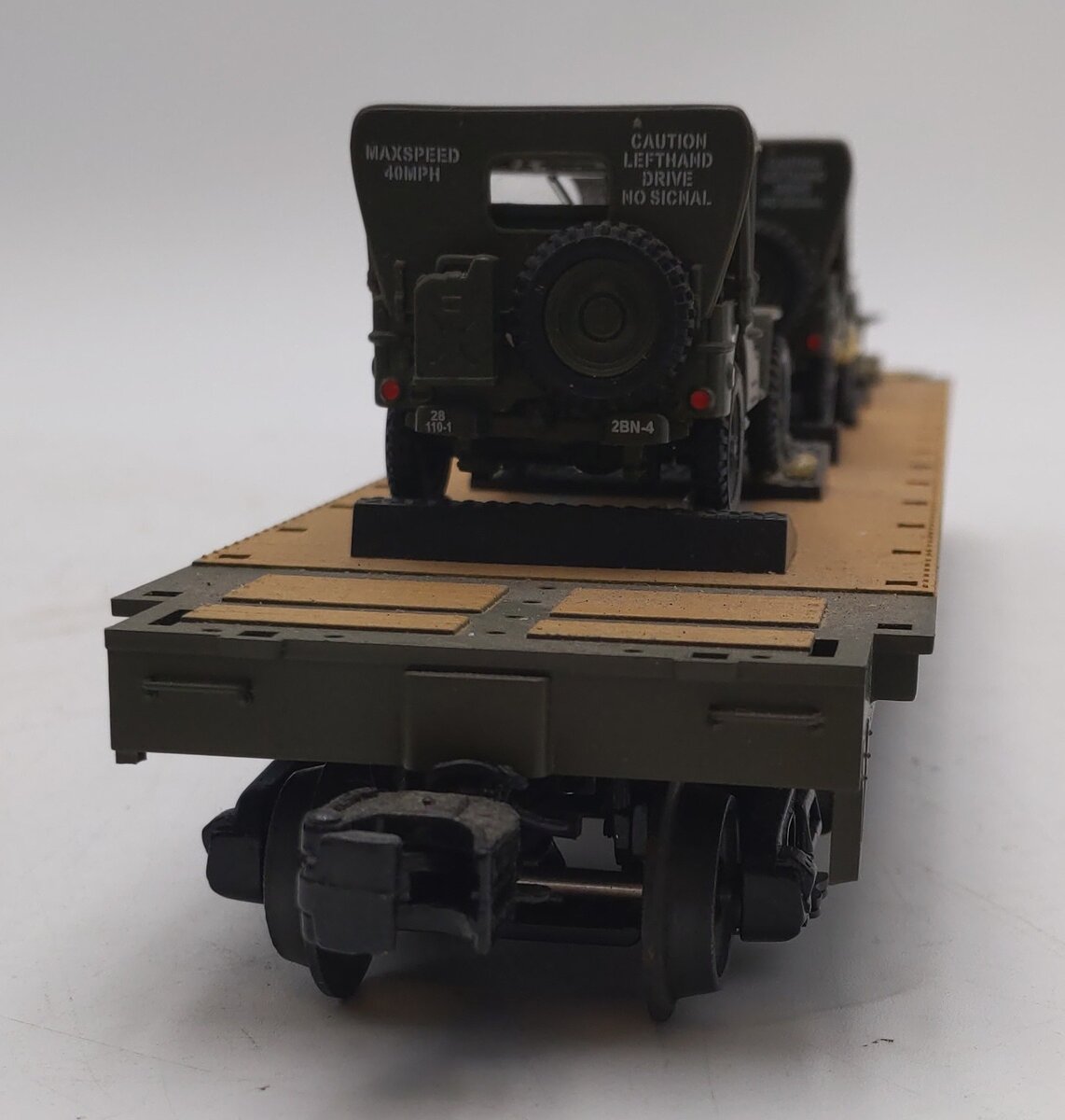 MTH 20-95425 O U.S. Army Flatcar w/(3) Military Transport Vehicles #609465 EX