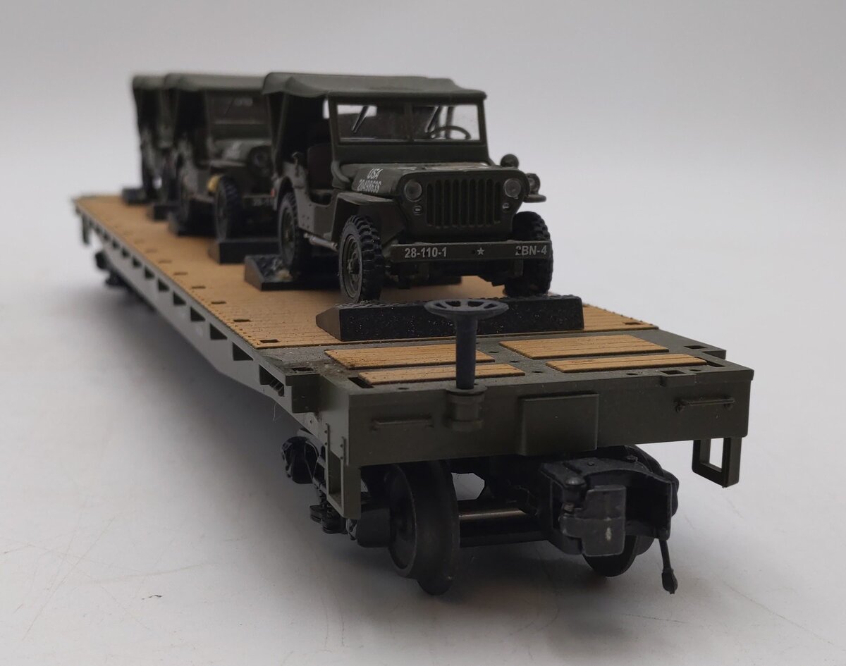 MTH 20-95425 O U.S. Army Flatcar w/(3) Military Transport Vehicles #609465 EX
