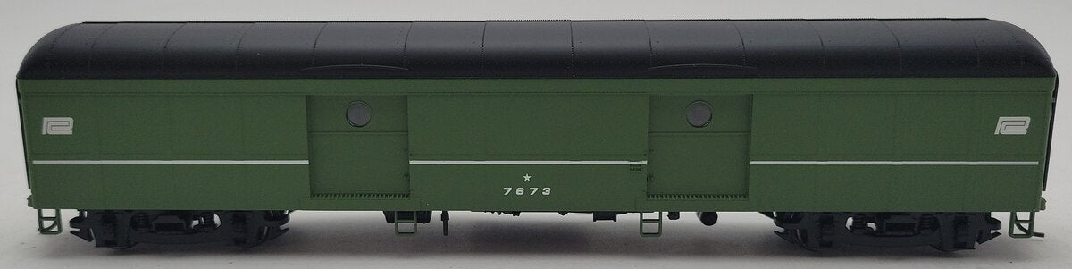 Walthers 932-5838 HO Scale Penn Central B60B Baggage Car #7673 LN