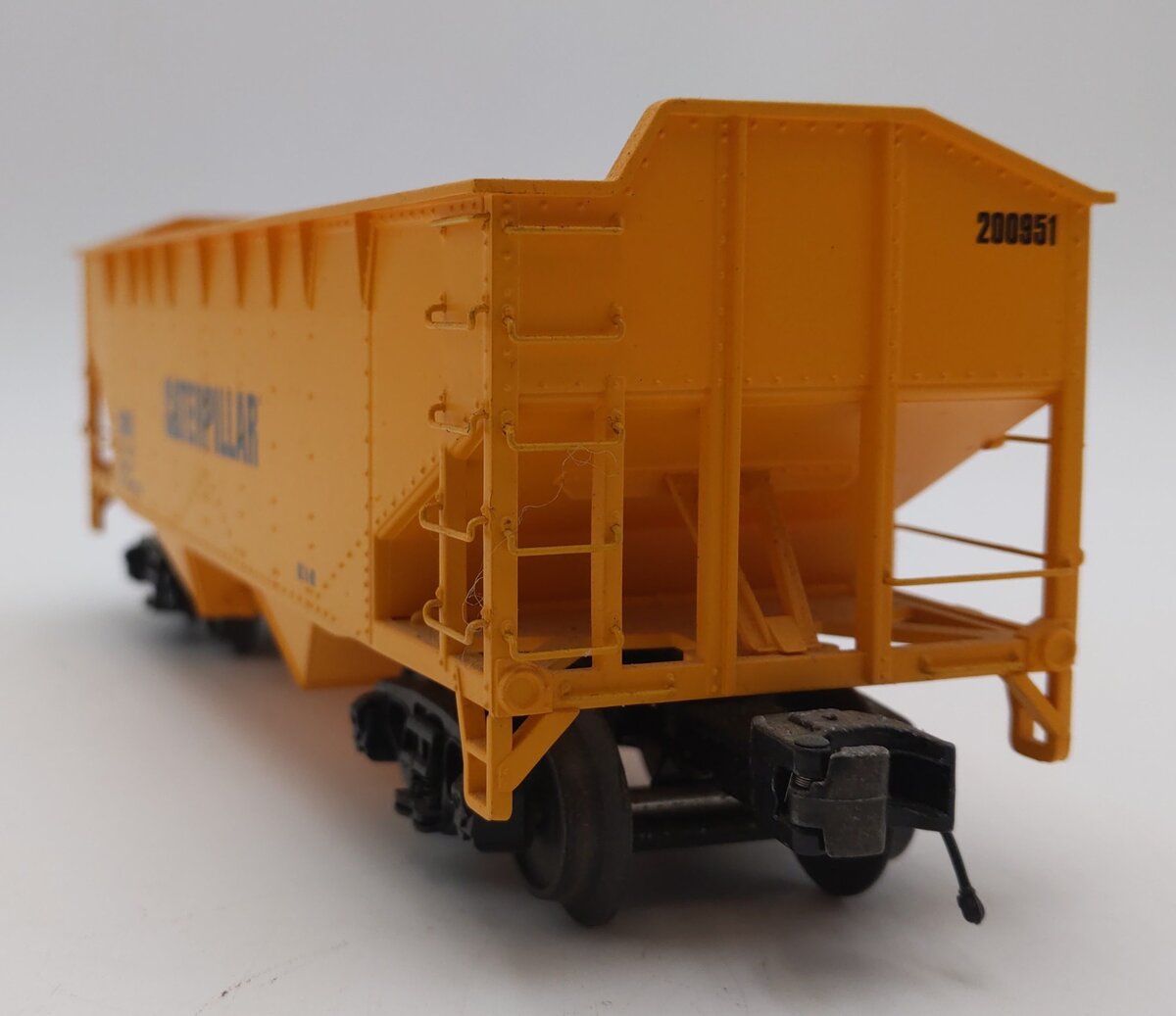MTH 30-75351 4-BAY HOPPER CAR CATERPILLAR #200951 VG