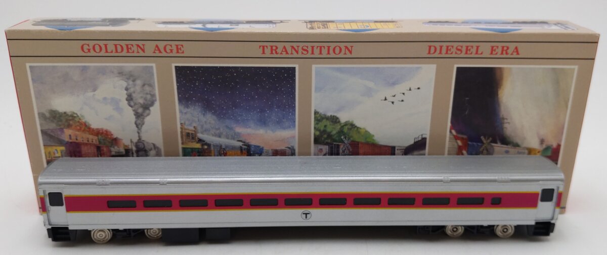 Walthers 932-6083 HO Scale MBTA 85' Horizon Commuter Cab EX/Box
