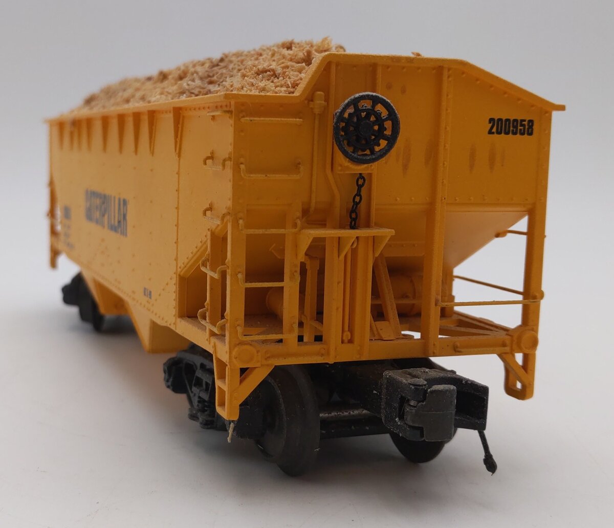 MTH 30-75352 Caterpillar Ore Car w/Ore Load #200958 VG