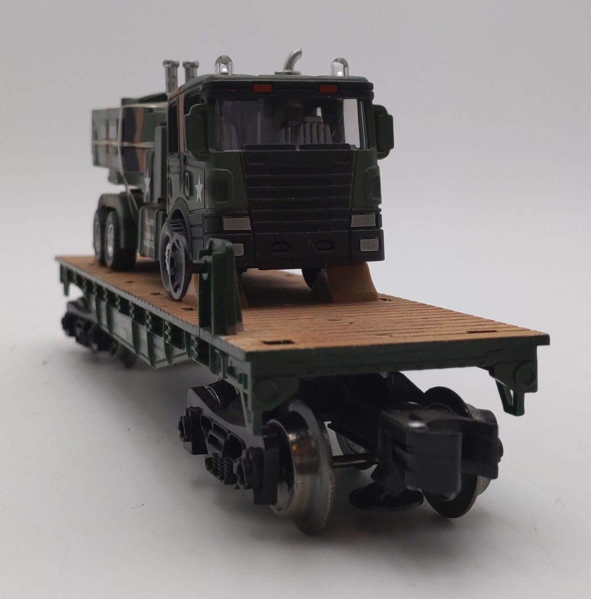 Menards 279-3964 O Gauge US Army Flatcar w/ Army Truck & HIMARS EX