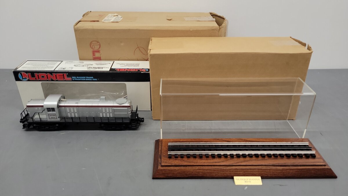 Lionel 6-18809 O Susquehanna RS-3 Diesel Locomotive W/Display Case #8809 LN/Box