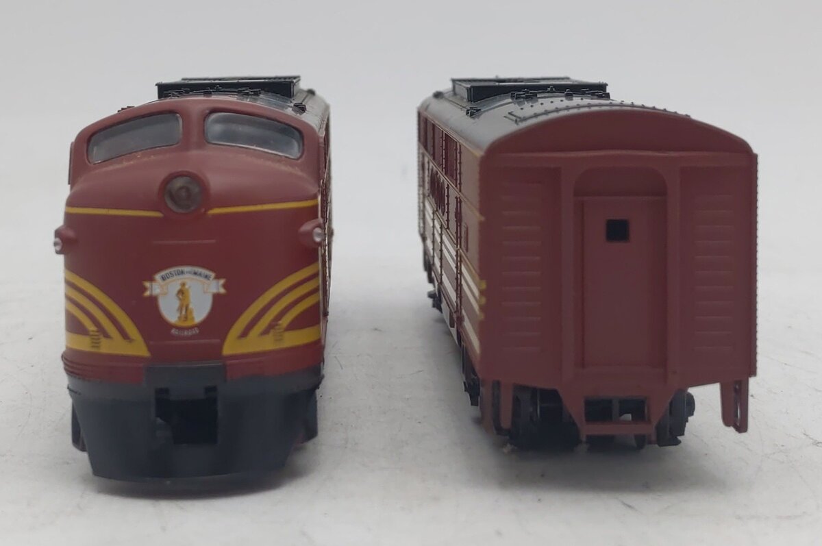 Stewart 5030 HO Boston & Maine FT A/B Powered Diesel Locomotive Set EX