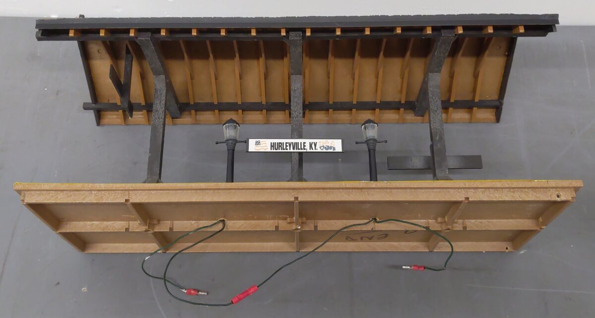 Aristo-Craft ART-7105 G Scale Covered Waiting Platform EX/Box