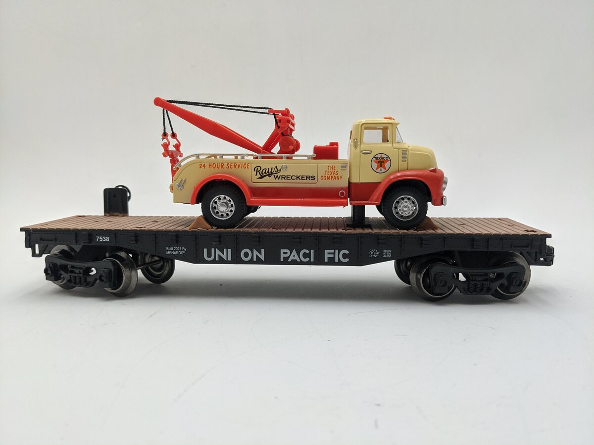 Menards 279-8320 O Gauge Union Pacific Flat Car w/ Wrecker Load #7538 EX