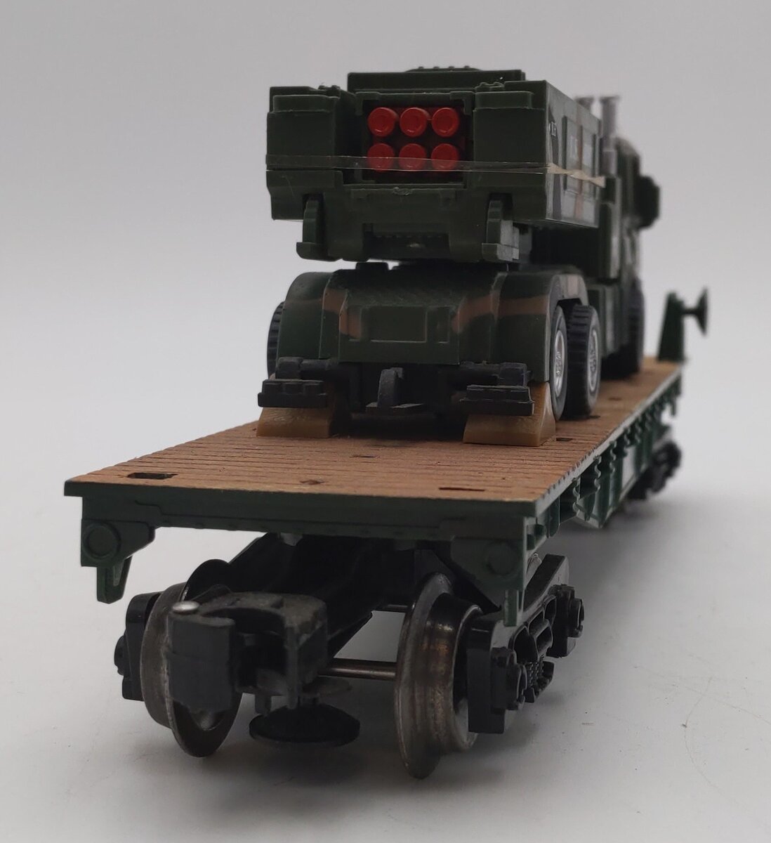 Menards 279-3964 O Gauge US Army Flatcar w/ Army Truck & HIMARS VG