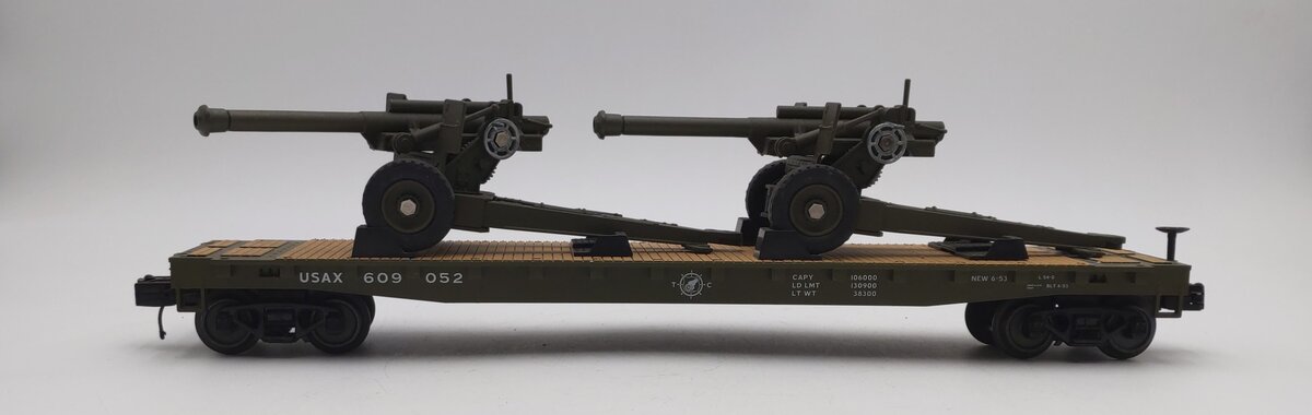 MTH 20-95347 O U.S. Army Flat Car with 105mm Howitzers #609052 EX