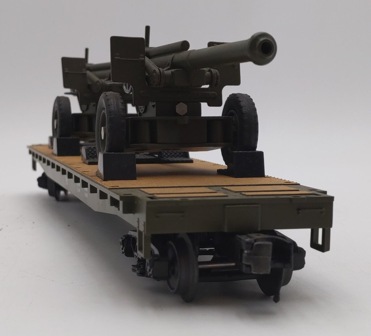 MTH 20-95347 O U.S. Army Flat Car with 105mm Howitzers #609052 EX