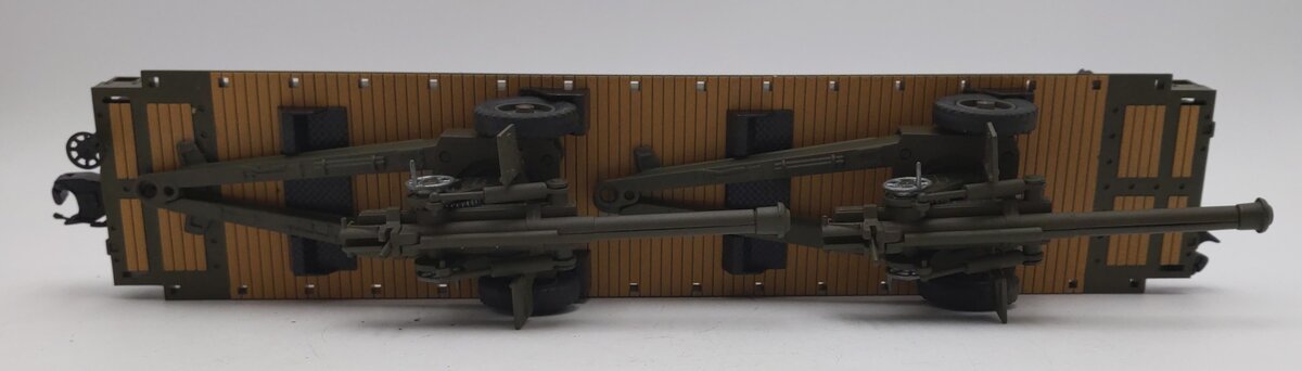 MTH 20-95347 O U.S. Army Flat Car with 105mm Howitzers #609052 EX