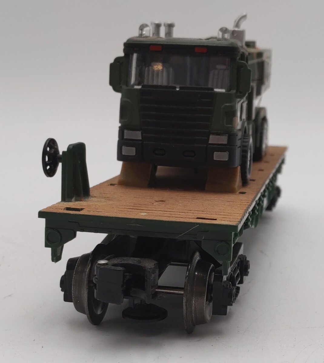 Menards 279-3964 O Gauge US Army Flatcar w/ Army Truck & HIMARS #7742 VG
