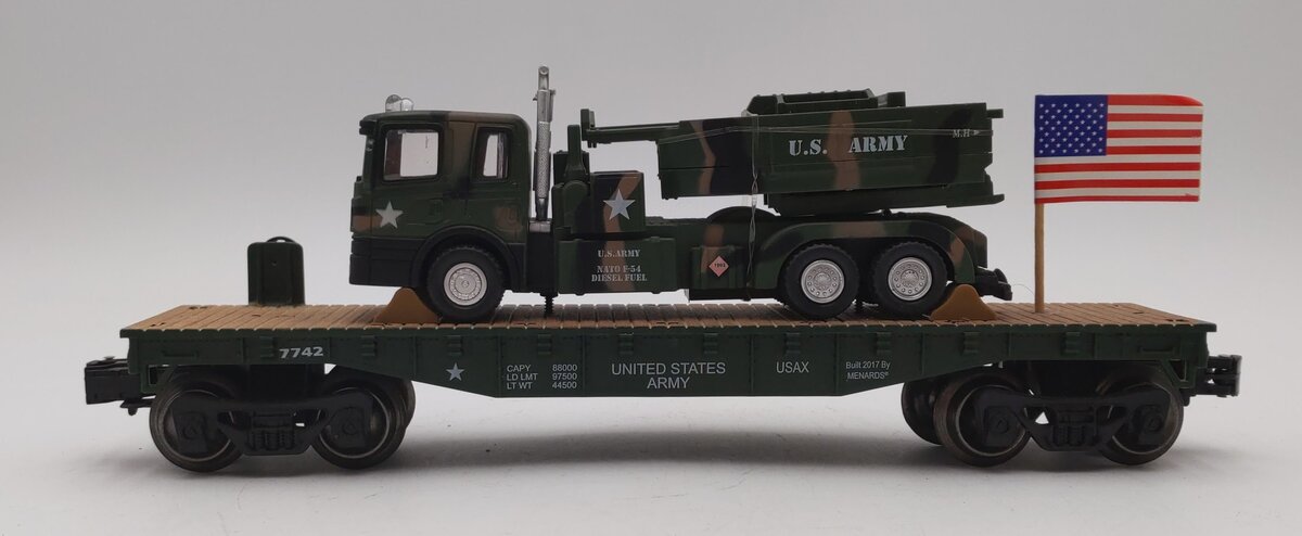 Menards 279-3964 O Gauge US Army Flatcar w/ Army Truck & HIMARS #7742 VG