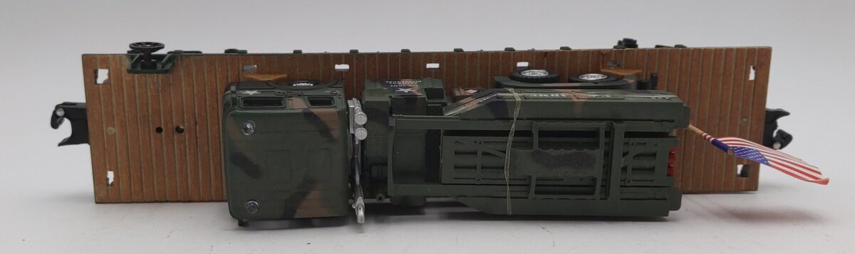 Menards 279-3964 O Gauge US Army Flatcar w/ Army Truck & HIMARS #7742 VG