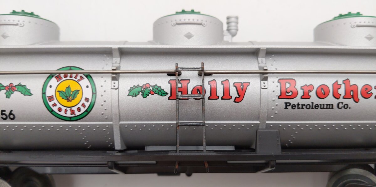 Lionel 6-52157 O Gauge Holly Brothers Dept 56 3-Dome Tank Car # 6156 EX/Box
