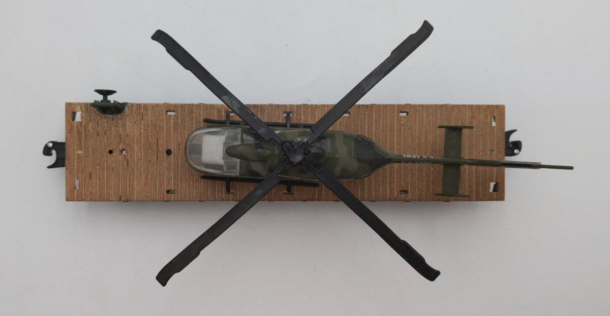 Menards 279-4484 O Gauge US Army Flat Car w/ Helicopter #1259 EX