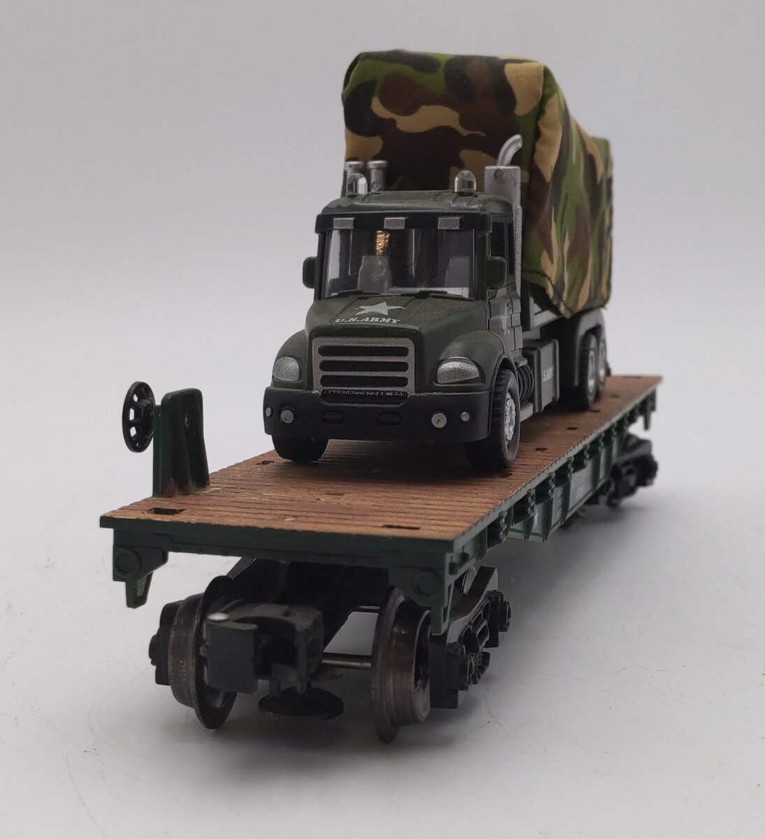 Menards 279-3475 O Gauge US Army Flatcar w/ Army Cargo Truck #22006 EX