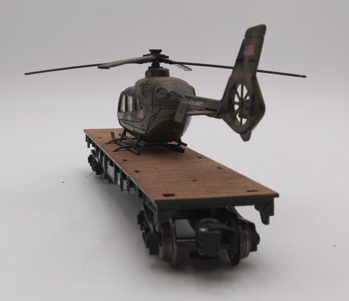 Menards 279-4484 O Gauge US Army Flat Car w/ Helicopter #1318 EX