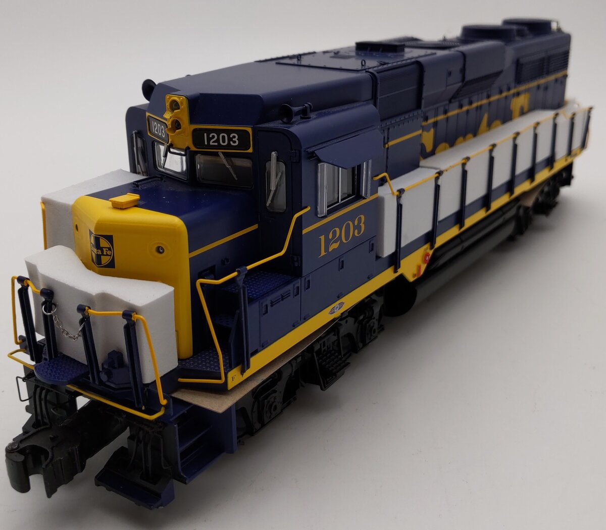 Lionel 2433151 O Gauge Santa Fe Legacy GP30 Diesel Locomotive #1203 LN/Box