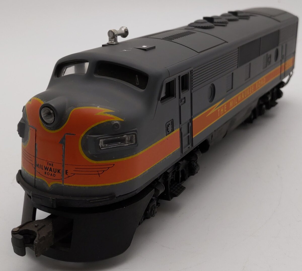 Lionel 6-8555 O Gauge Milwaukee Road F-3 Powered A Unit Diesel Locomotive/Box