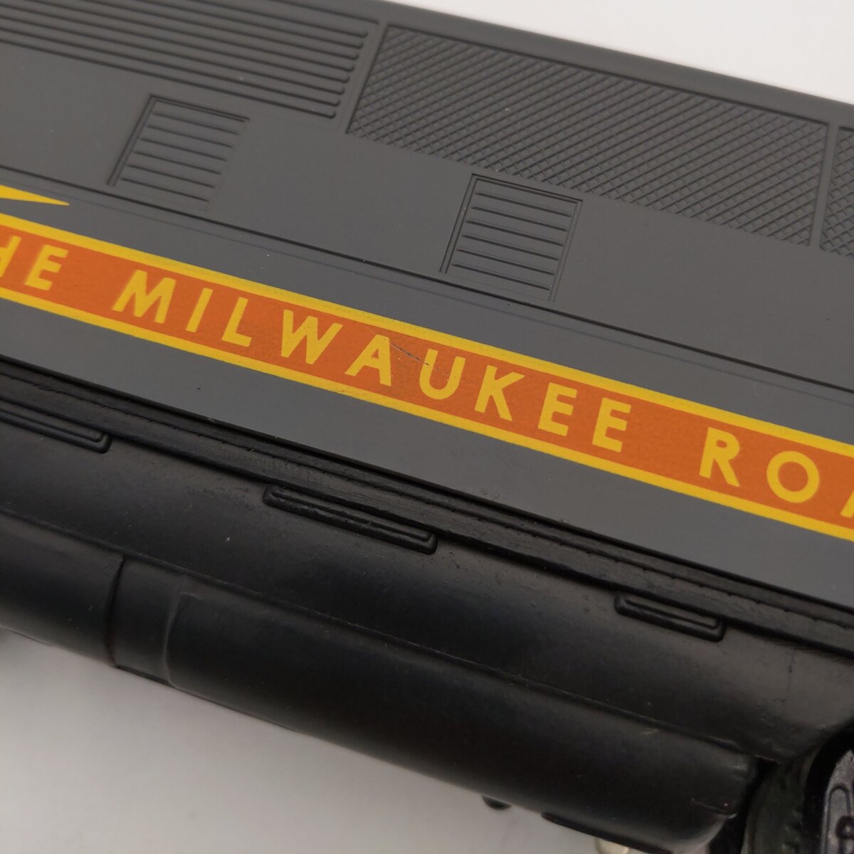 Lionel 6-8555 O Gauge Milwaukee Road F-3 Powered A Unit Diesel Locomotive/Box
