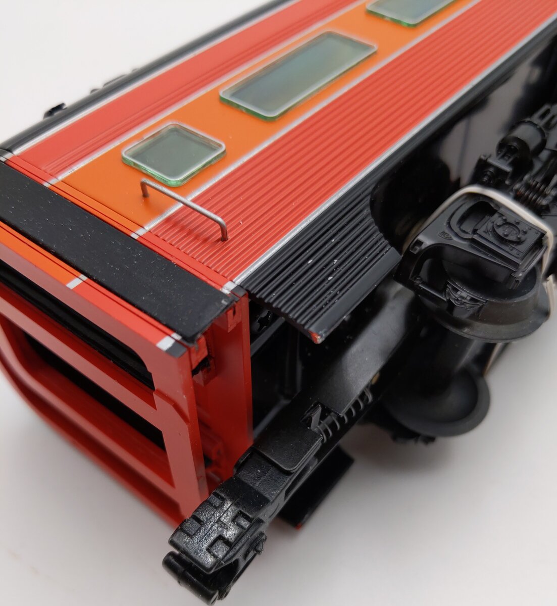 Lionel 6-25417 O Gauge Southern Pacific Daylight Coach Car #2402 EX/Box