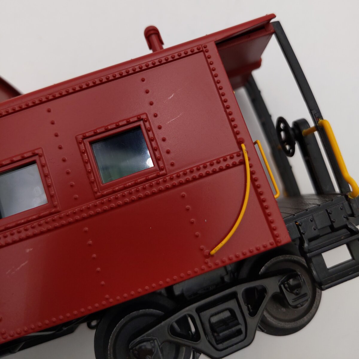 MTH 20-91747 O Scale Unlettered Caboose/Box
