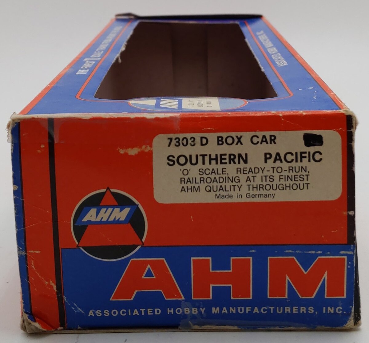 AHM 7303D O Scale Southern Pacific Box Car - 2-Rail EX/Box