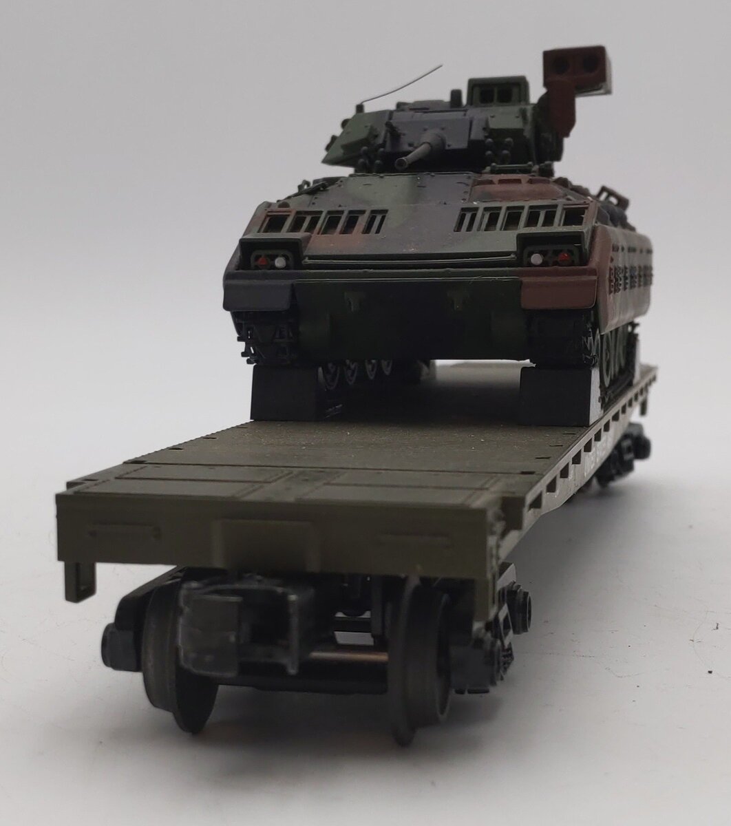 MTH 30-70110B O Gauge U.S. Army Flat Car w/ 1 Bradley Fighting Vehicle #8070 EX