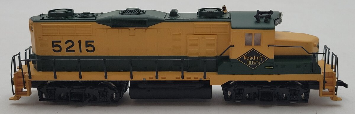 Mantua 424-521 HO Scale Reading GP-20 Diesel #5215 NIB