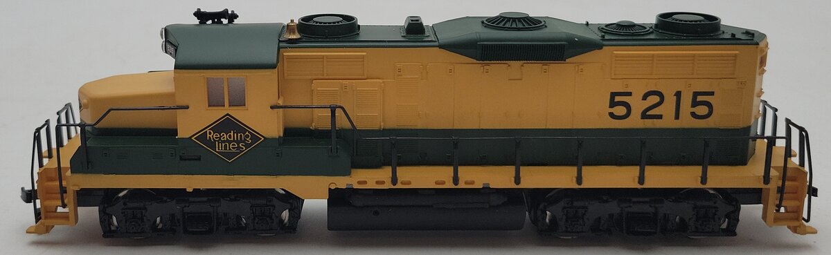 Mantua 424-521 HO Scale Reading GP-20 Diesel #5215 NIB