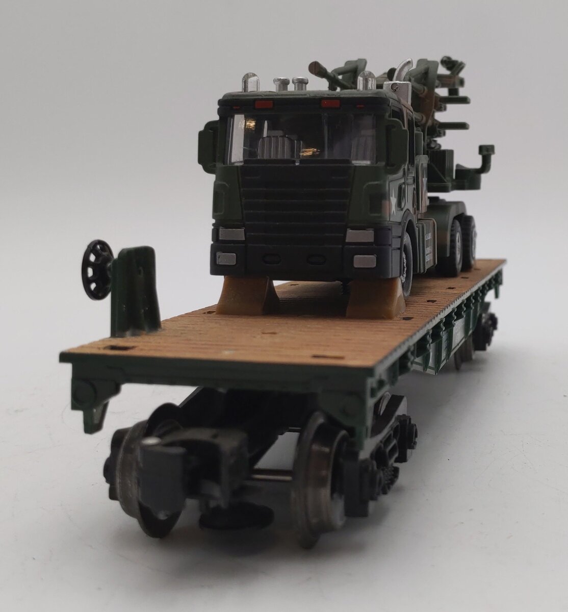 Menards 279-3479 O Gauge US Army Flatcar with Truck & Guns EX