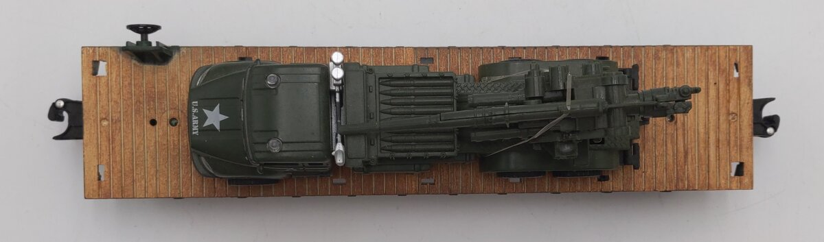Menards 279-3474 O US Army Flatcar w/ Trucks & Guns #21382 EX