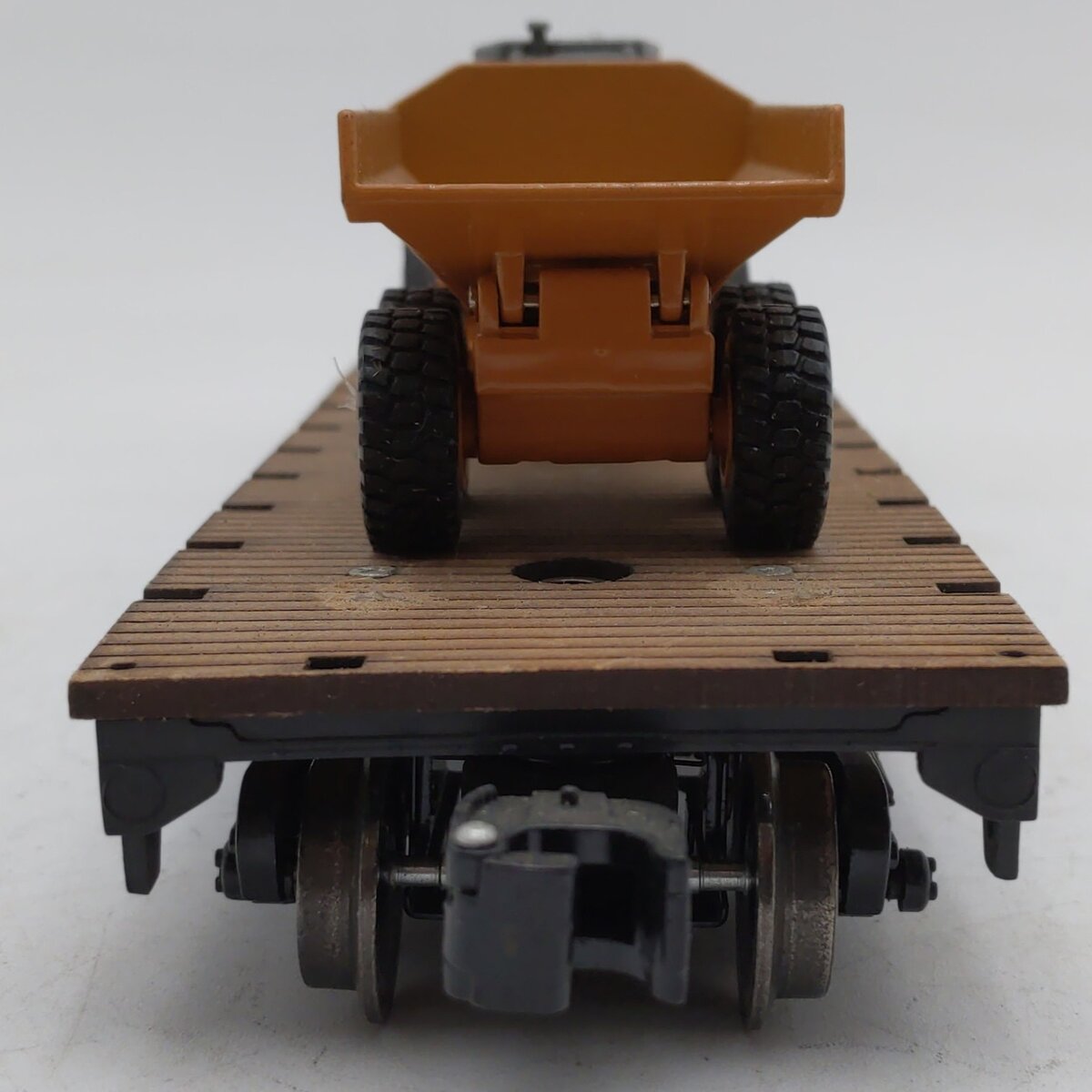 Menards O Gauge Santa Fe Flatcar With Construction Equipment #19247 EX