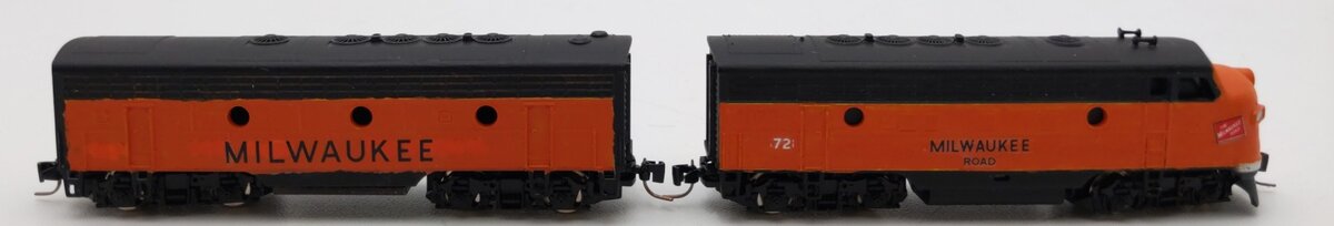 Micro-Trains Z Scale Milwaukee Road EMD F7 A/B Diesel Locomotive #721-Custom